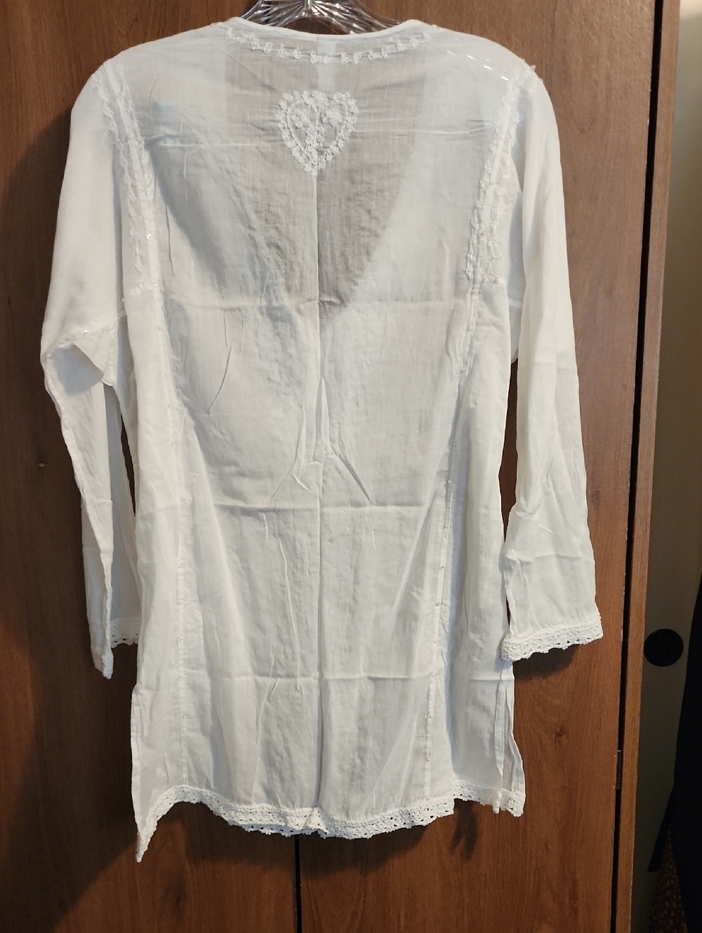 BECCA Beautiful White Embroidered Swim Coverup Tunic M/L - Picture 2 of 6